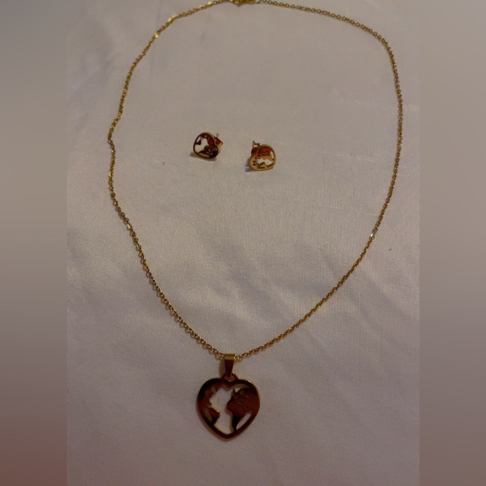 Gold Heart Pendant Necklace and Earrings Set